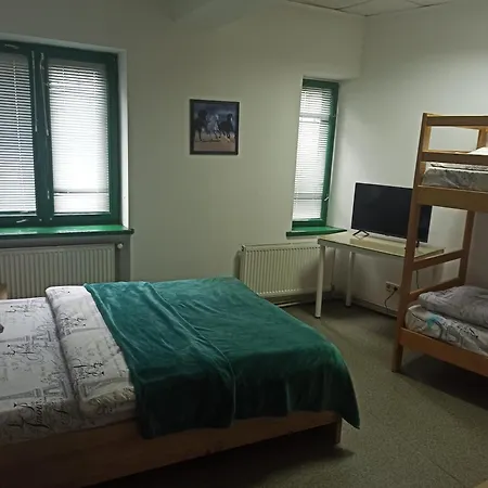 кімнати 10 хв від жд вокзалу, корпус 3 Albergue Lviv