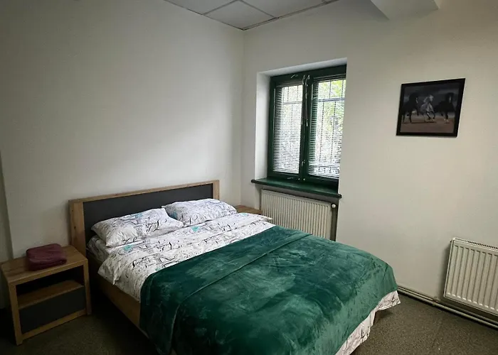 кімнати 10 хв від жд вокзалу, корпус 3 Hostal *