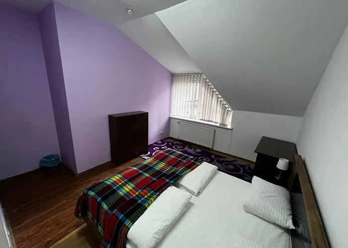 Hostal кімнати 10 хв від жд вокзалу, корпус 3 *