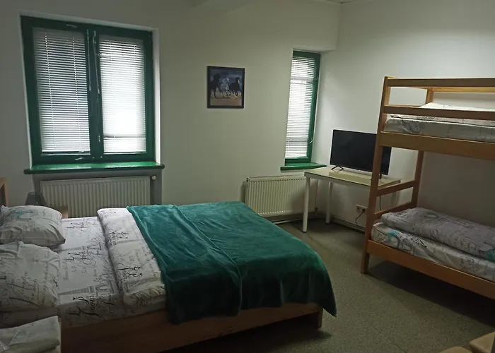 кімнати 10 хв від жд вокзалу, корпус 3 Vandrarhem Lviv